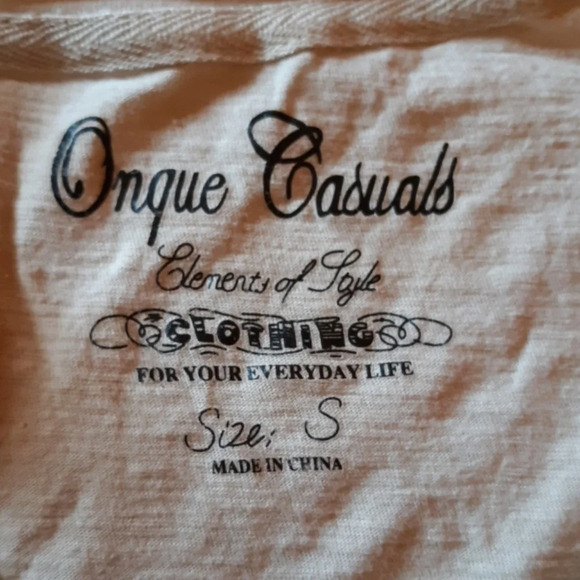 5 for $10 Onque Casuals, Tshirt, size Small - Picture 2 of 3